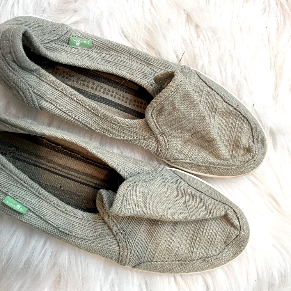 Sanuk womens size 7 light green shoes